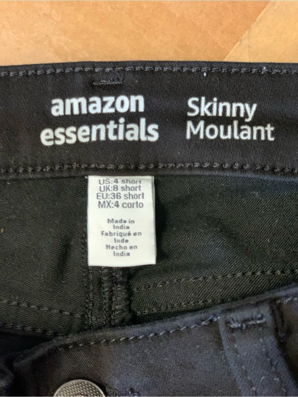 Amazon Essentials Women’s Black Skinny Jeans - High Rise Size-4 - Picture 2 of 4